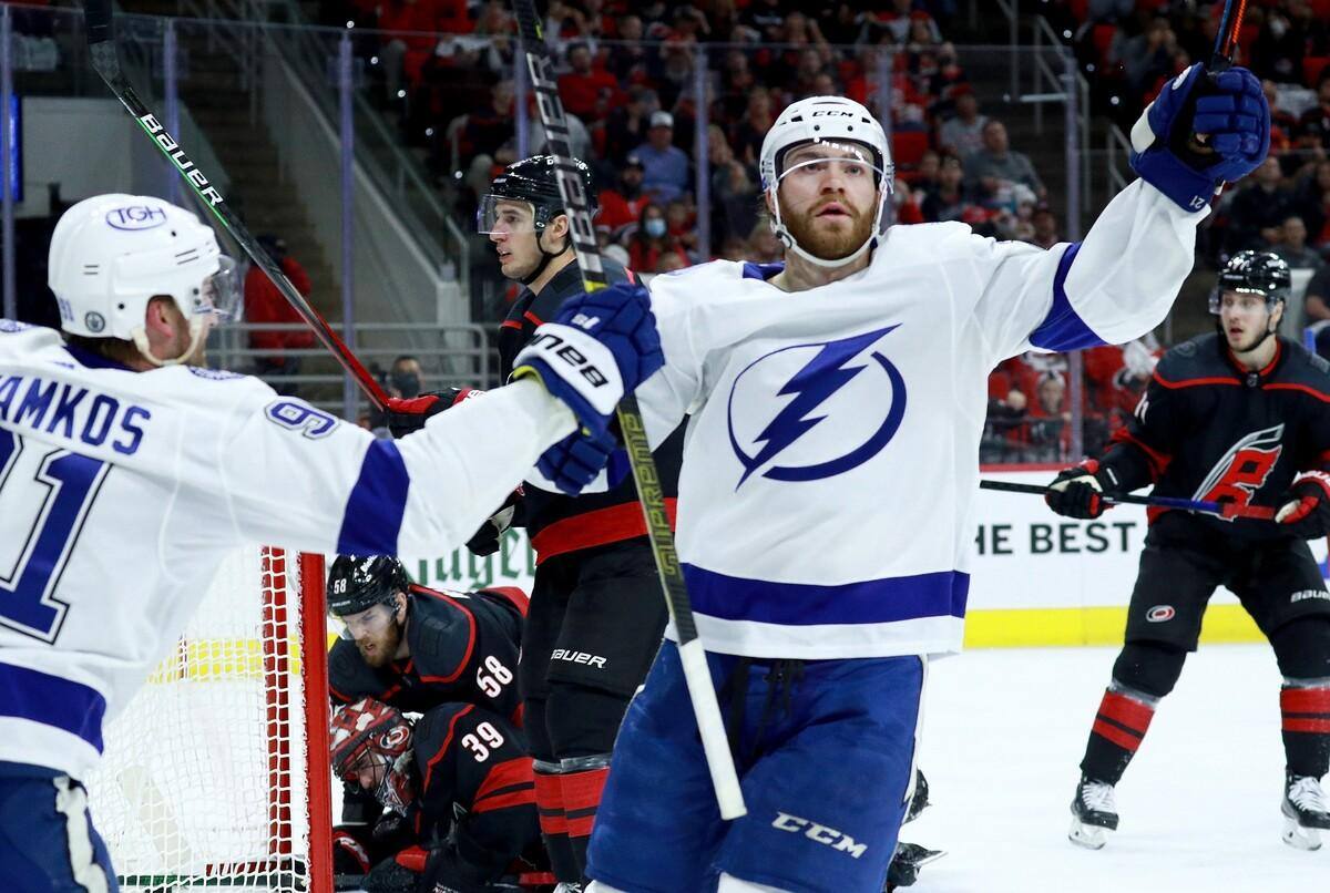 Séries de la LNH: le Lightning soutire le premier match aux Hurricanes - Vimarsana News