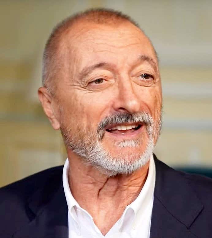 Arturo Pérez-Reverte publie son premier roman sur la guerre civile espagnole avec «Ligne de feu»
