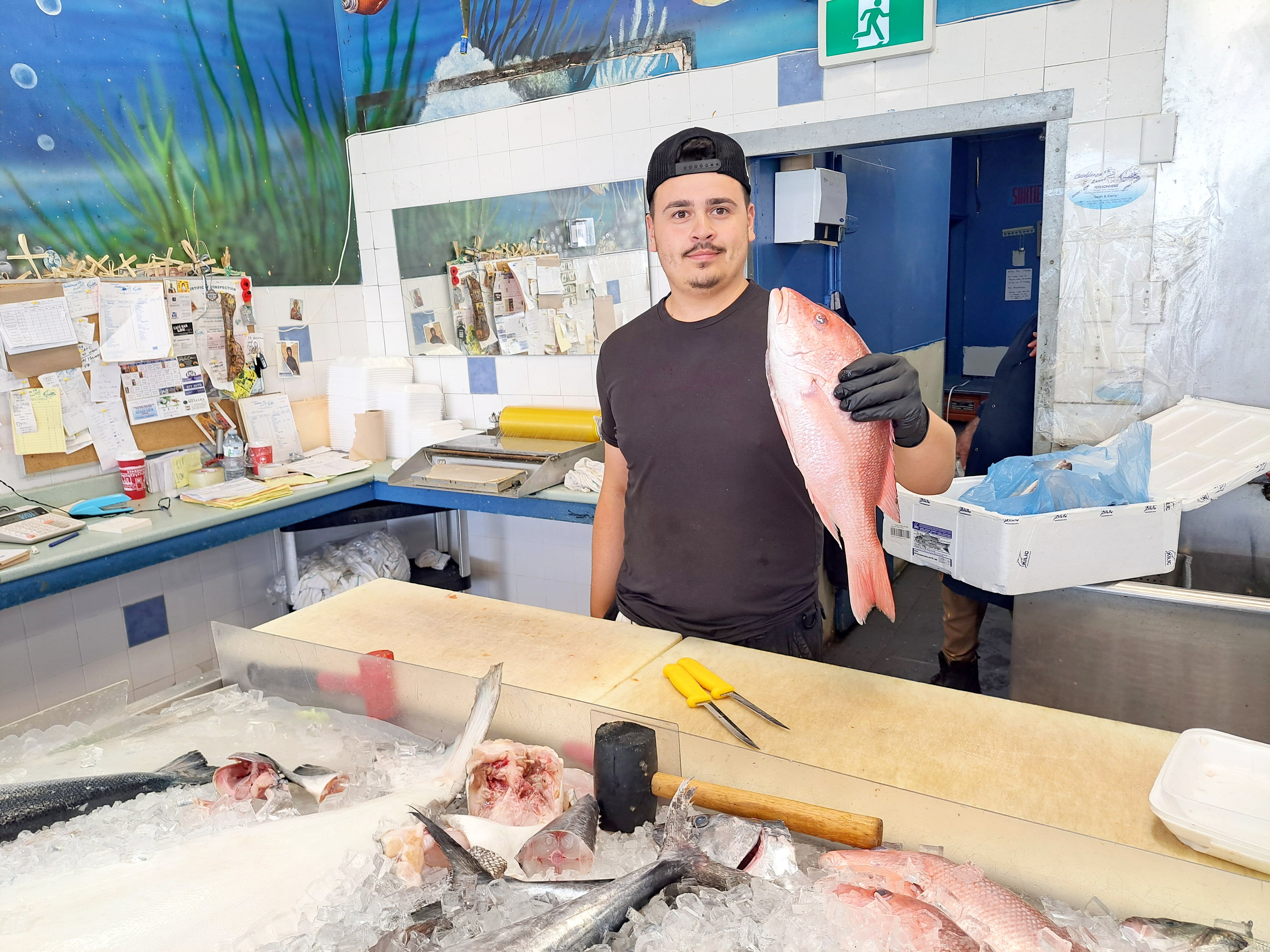 Guerre commerciale: il va continuer à vendre du poisson américain malgré les contre-tarifs