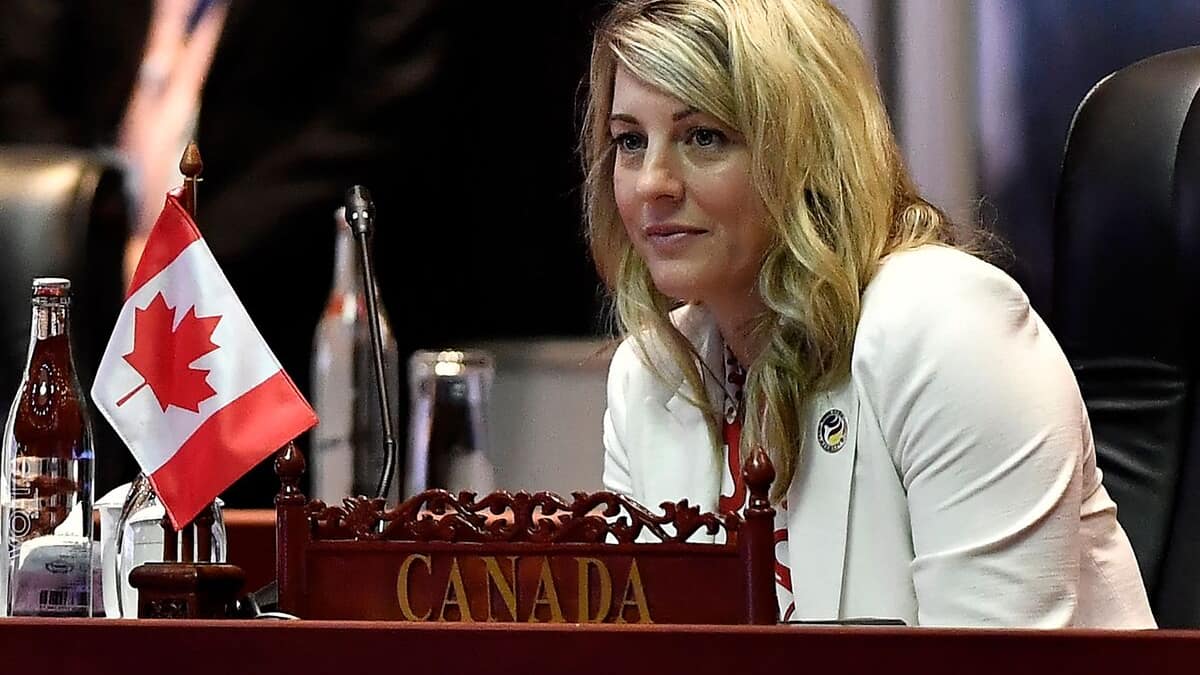 «On doit se battre tout le monde ensemble» pour résister à Trump, lance Mélanie Joly