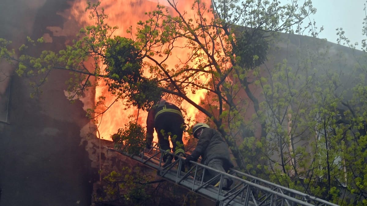 Dans les rues de Kharkiv, des habitants hébétés face à de nouveaux bombardements