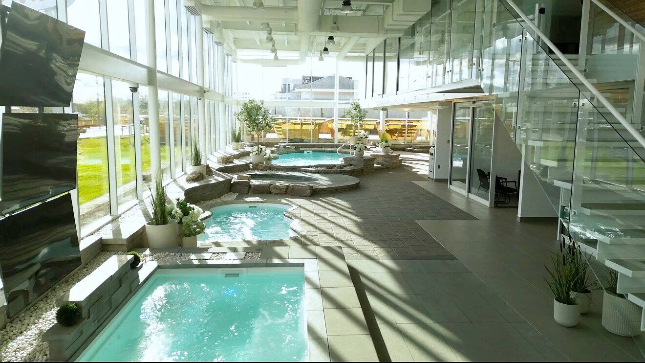 Salle de montre de Piscine Fibro à Laval.