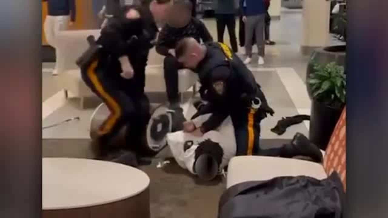 New Jersey: une vid&eacute;o de l&rsquo;arrestation muscl&eacute;e d&rsquo;un jeune noir m&egrave;ne &agrave; une enqu&ecirc;te interne
