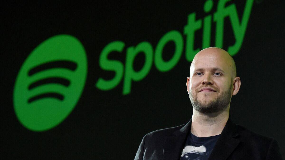 Spotify: le PDG défend le maintien en ligne de la vedette américaine Joe Rogan