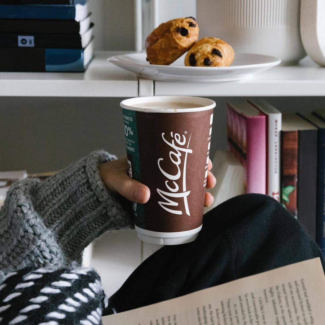 Mcdonald S Canada Offers Free Coffee Or Tea To All Healthcare Workers As A Thank You Archyworldys