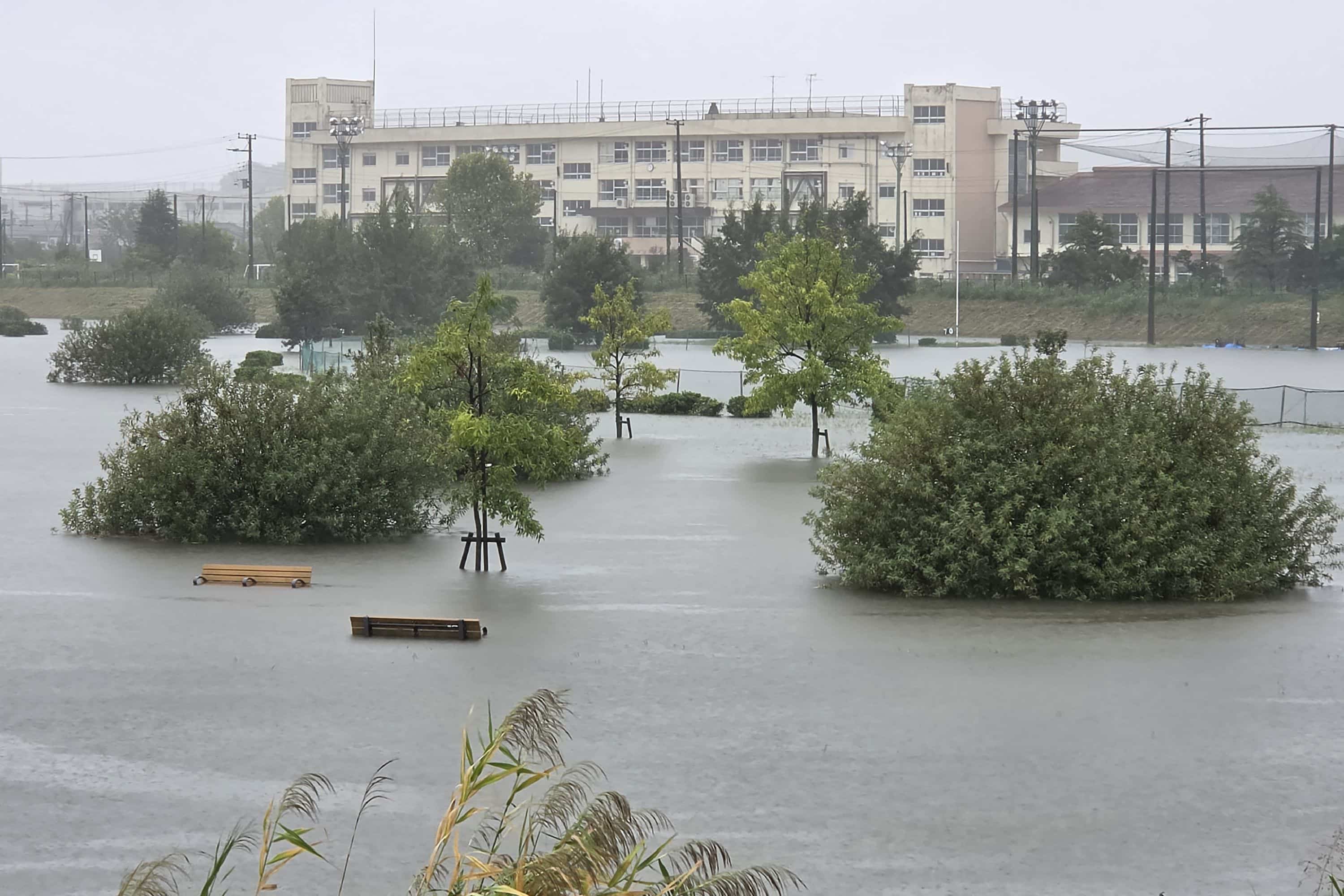 Des alertes aux glissements de terrain ont également été émises pour Tokyo et les préfectures de Chiba, Kanagawa et Shizuoka