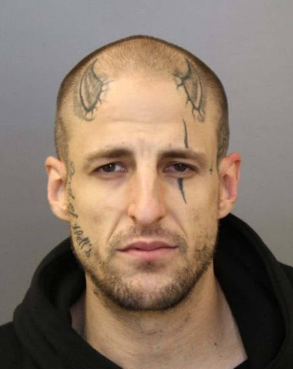 Longueuil: un suspect de 33 ans recherch&eacute; par la police