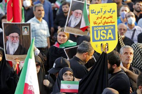 Irán: Nuevas manifestaciones y aumento de la tensión con Occidente