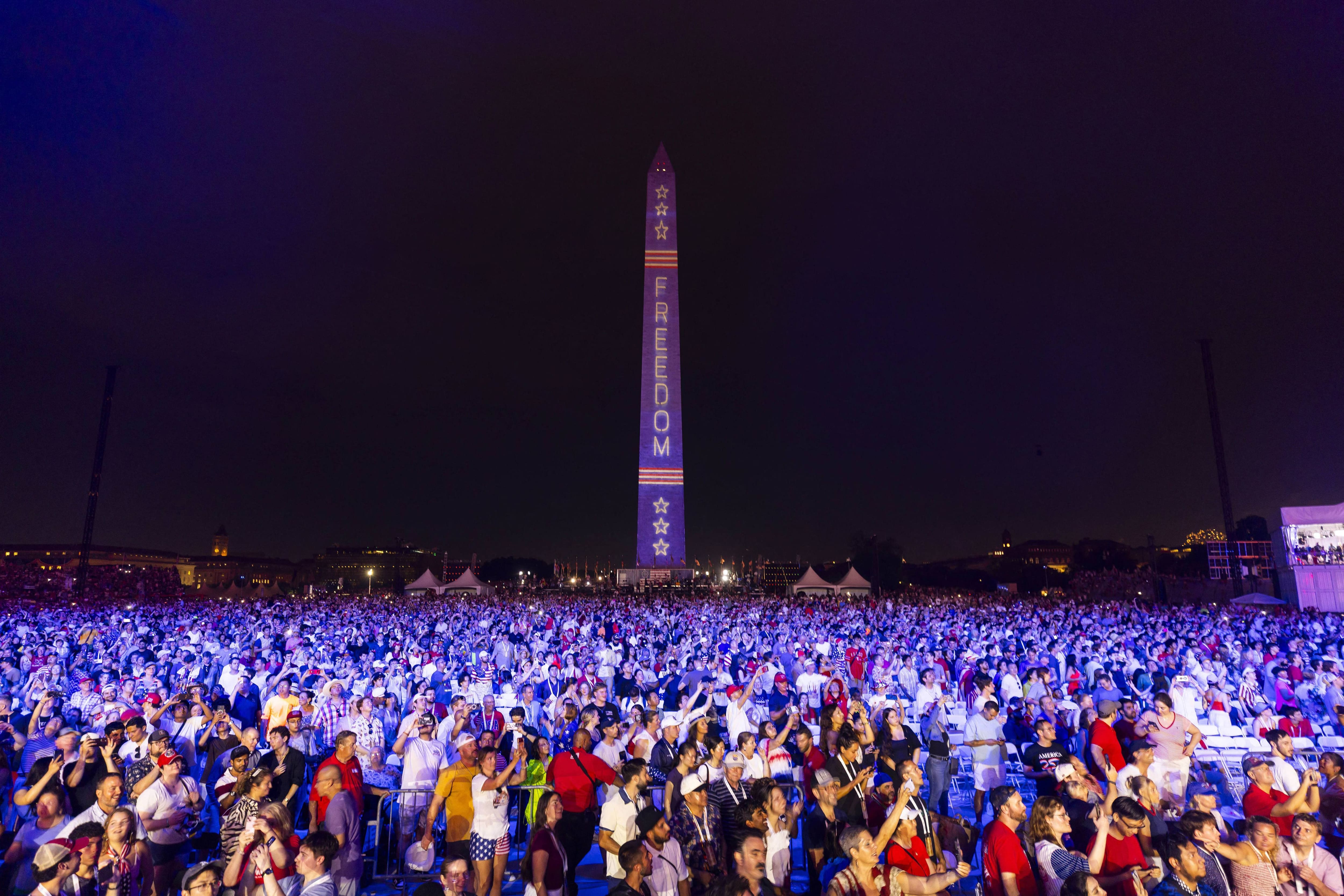 July 4, 2026, Washington, District of Columbia, USA: Fireworks erupt during the 'Salute to America 250' celebration on the National Mall in Washington, DC, USA on July 04, 2026. The fireworks display is said to be the largest in history, with 850,000 shells fired in 40 minutes.