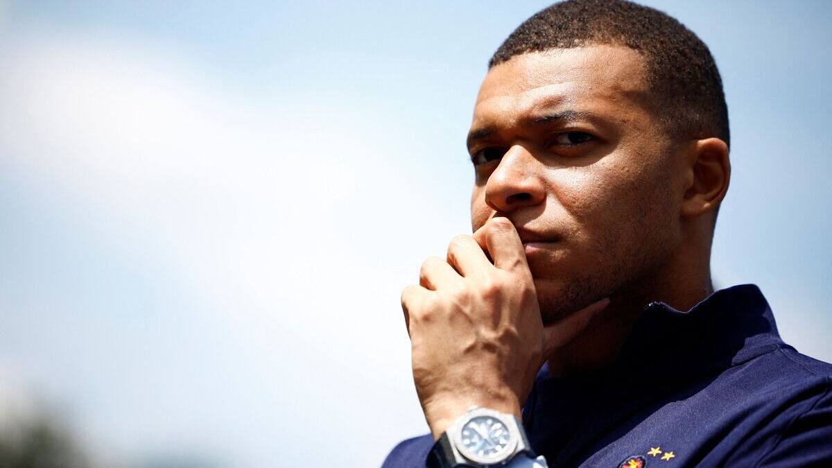 Soccer: la Fédération française de football demande à «éviter toute forme de pression et utilisation politique de l’équipe de France»