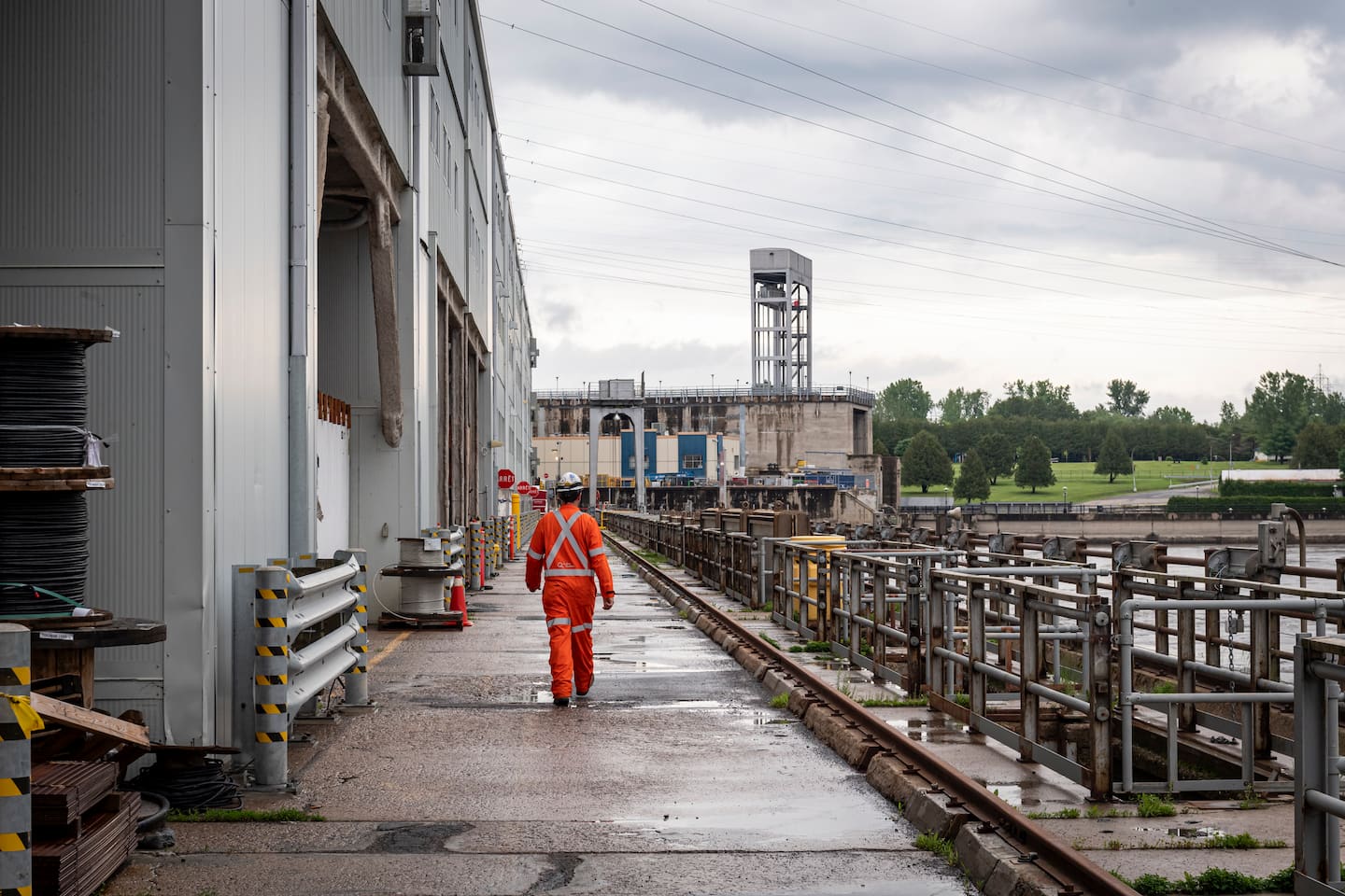 Hydro‐Québec cherche 35 000 employés pour des jobs payants