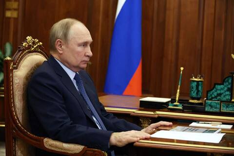 Zelensky quiere encerrar a Putin de por vida en un sótano sin retrete