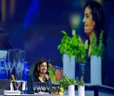 Green and left turn of PLQ