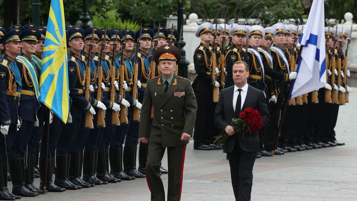 L'ex-président russe Medvedev évoque le recours à l'arme nucléaire