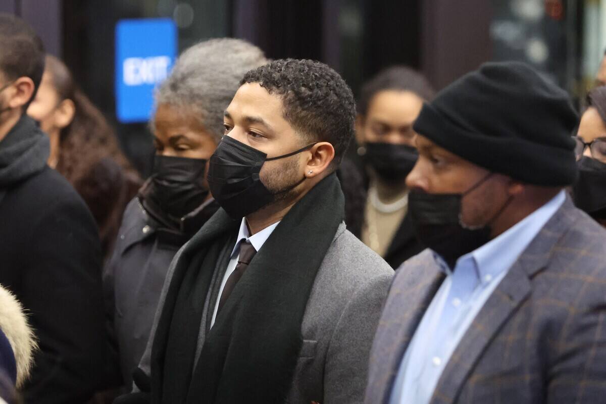 L'acteur Jussie Smollett reconnu coupable d'avoir mis en sc&egrave;ne une agression raciste