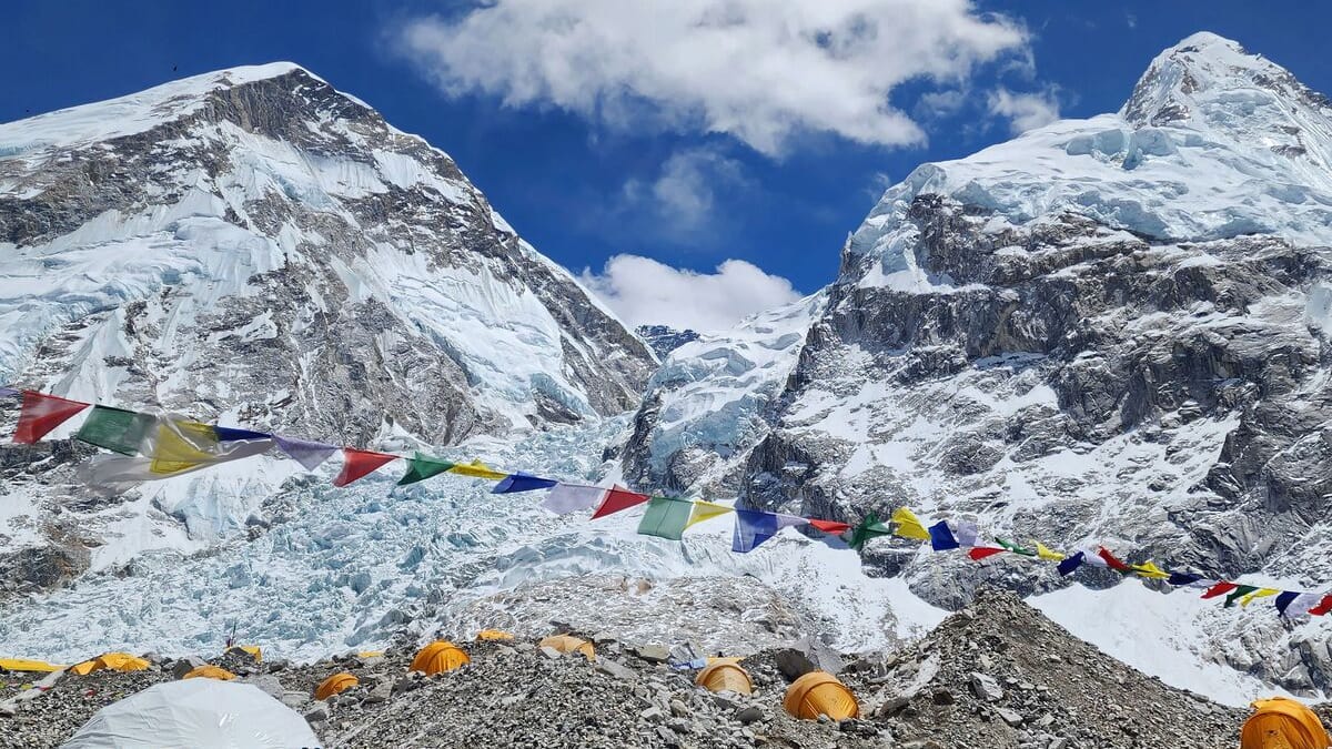 Le corps d'un deuxième alpiniste mongol retrouvé dans l'Everest