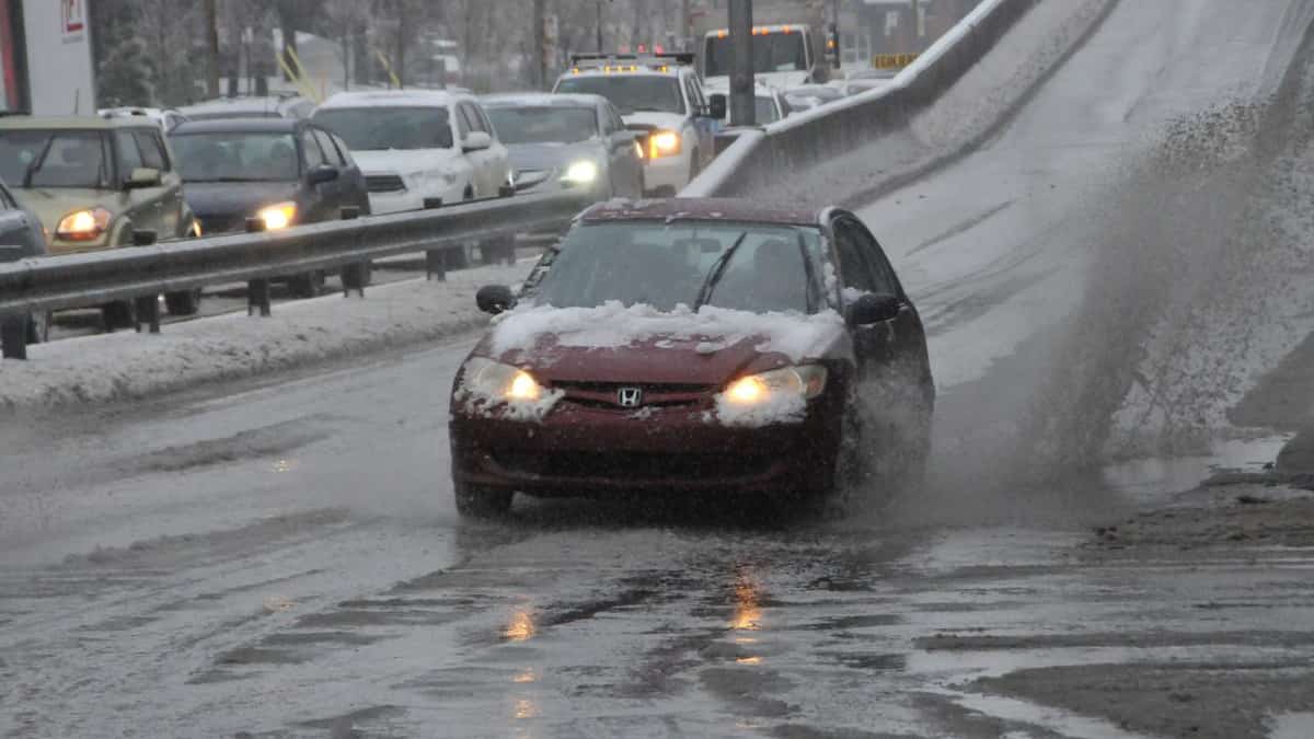 Le verglas perturbera les conditions routières d’une bonne partie du Québec