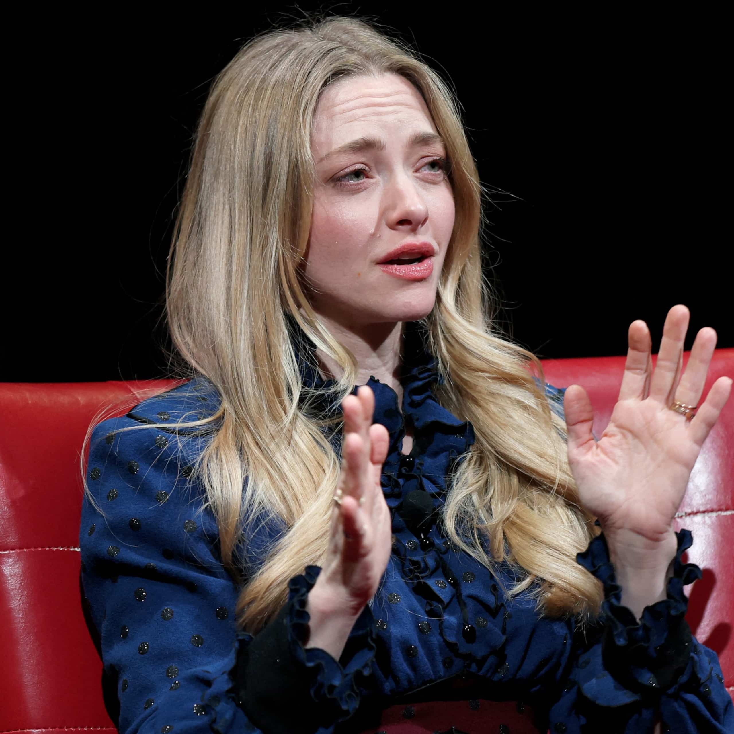 Amanda Seyfried ne s'excusera pas d'avoir qualifiĂ© Charlie ...