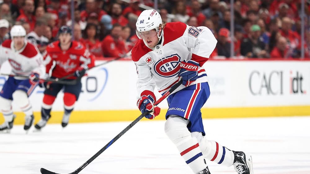 Laine aux douches pour le prochain match!
Laine aux douches pour le prochain match!