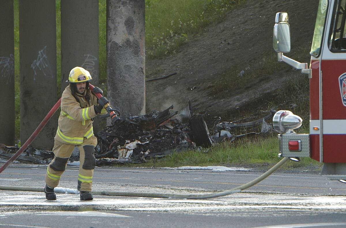 Un v&eacute;hicule s&rsquo;embrase dans une collision contre un viaduc &agrave; Saint-Lazare