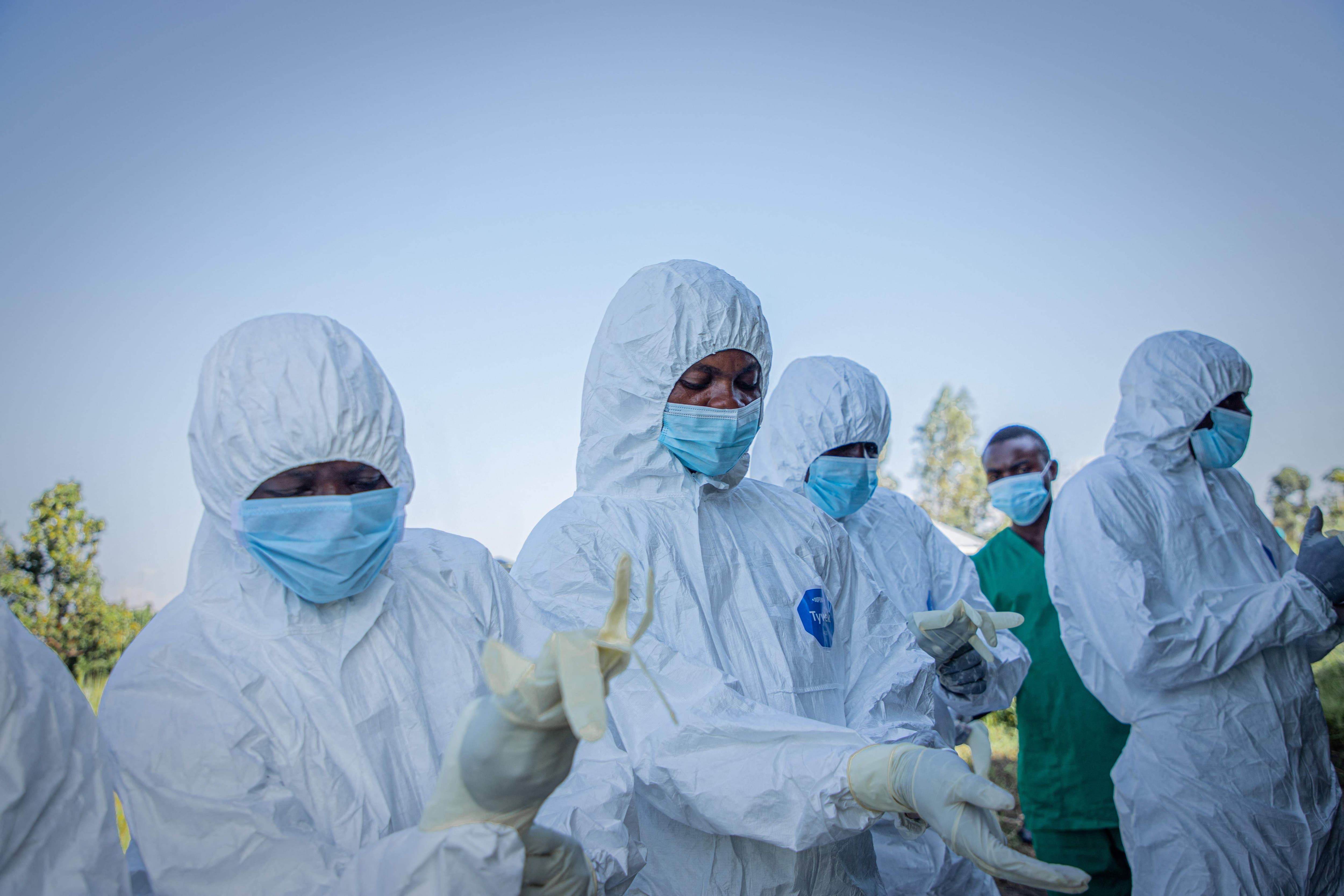 Ebola: a clinical trial of two treatments began Thursday in the DRC, says WHO