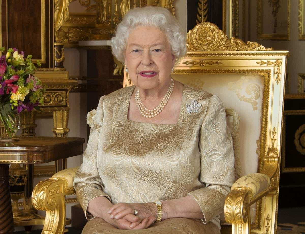 Quel Est Le Rôle De La Reine D'angleterre