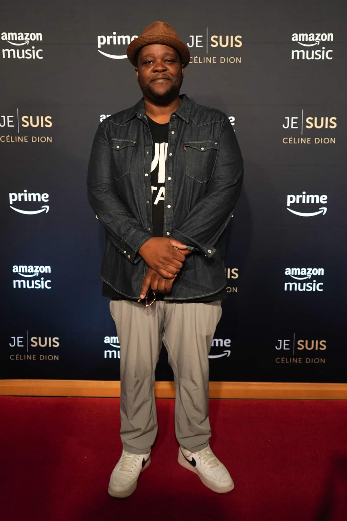 Le chanteur Barnev Valsaint.