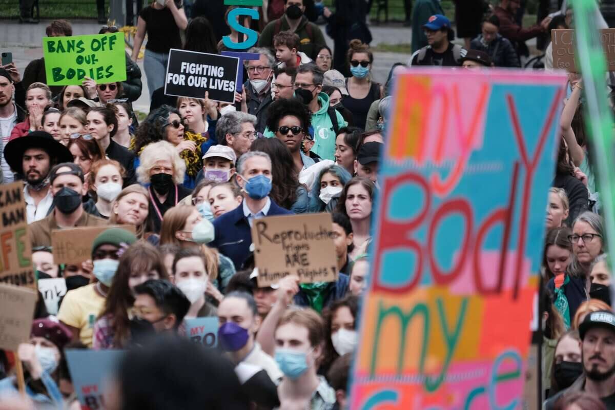 &laquo;Stop &agrave; la guerre contre les femmes&raquo;: mobilisation &agrave; New York pour le droit &agrave; l&rsquo;avortement