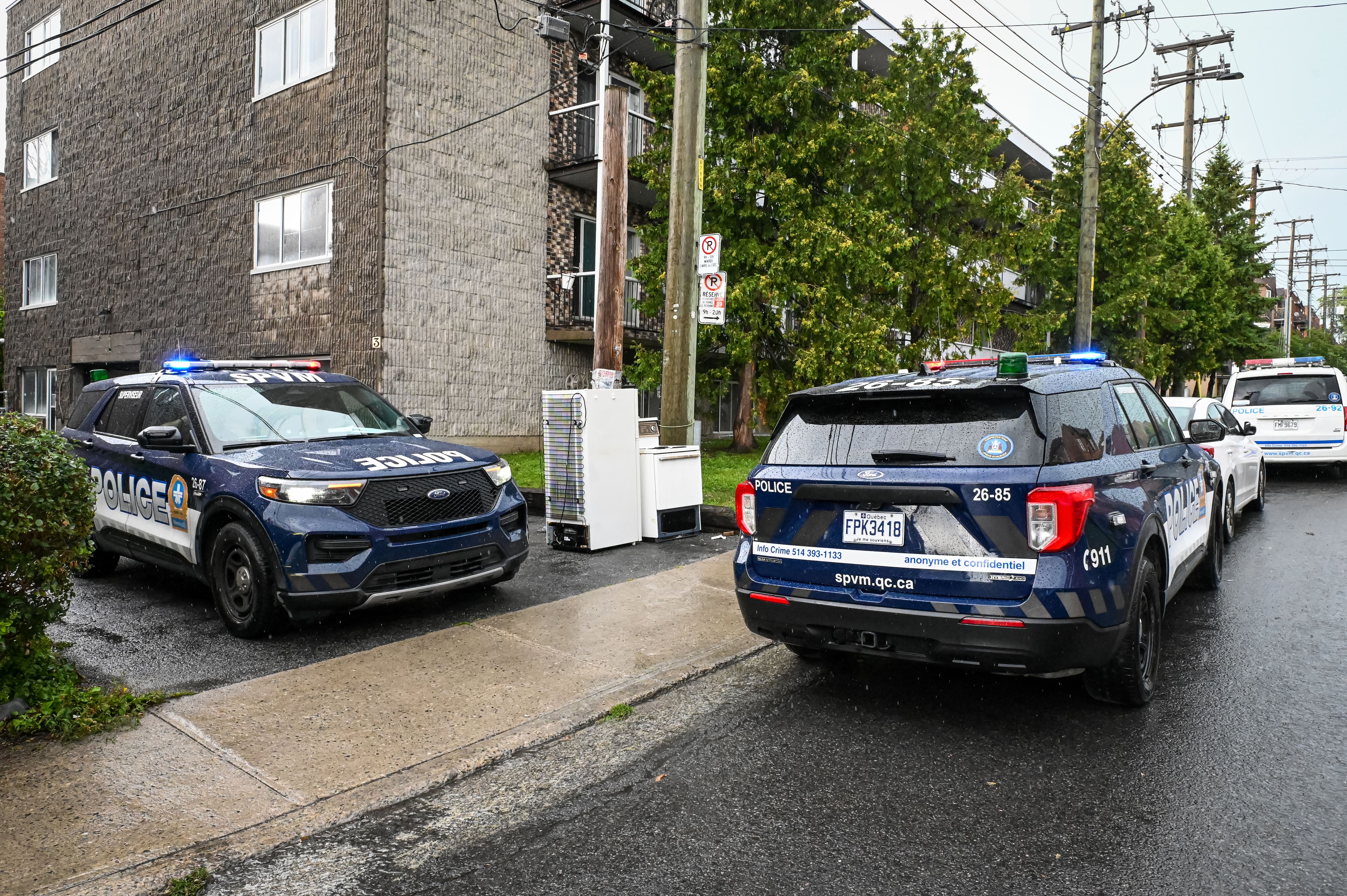 Poignardée à de multiples reprises par son conjoint, une femme de 35 ans a échappé de peu à la mort dans le quartier Côte-des-Neiges, à Montréal.