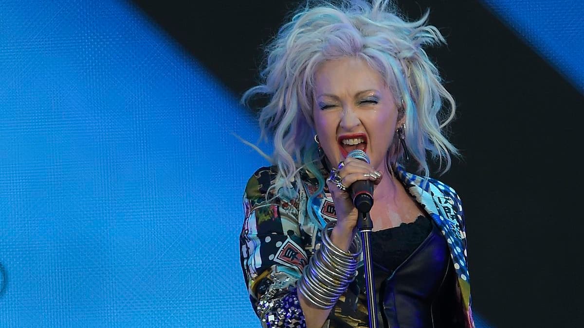 «Girls Just Wanna Have Fun»: la tournée d’adieu de Cyndi Lauper prendra son envol à Montréal