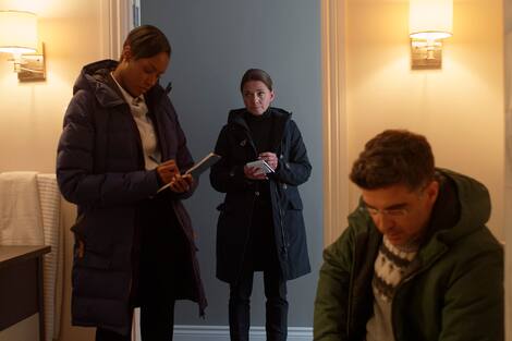 Naïla Louidort in the second season of “The Fault”, with her playmates Isabel Richer and David Savard. The series is available on Club illico.