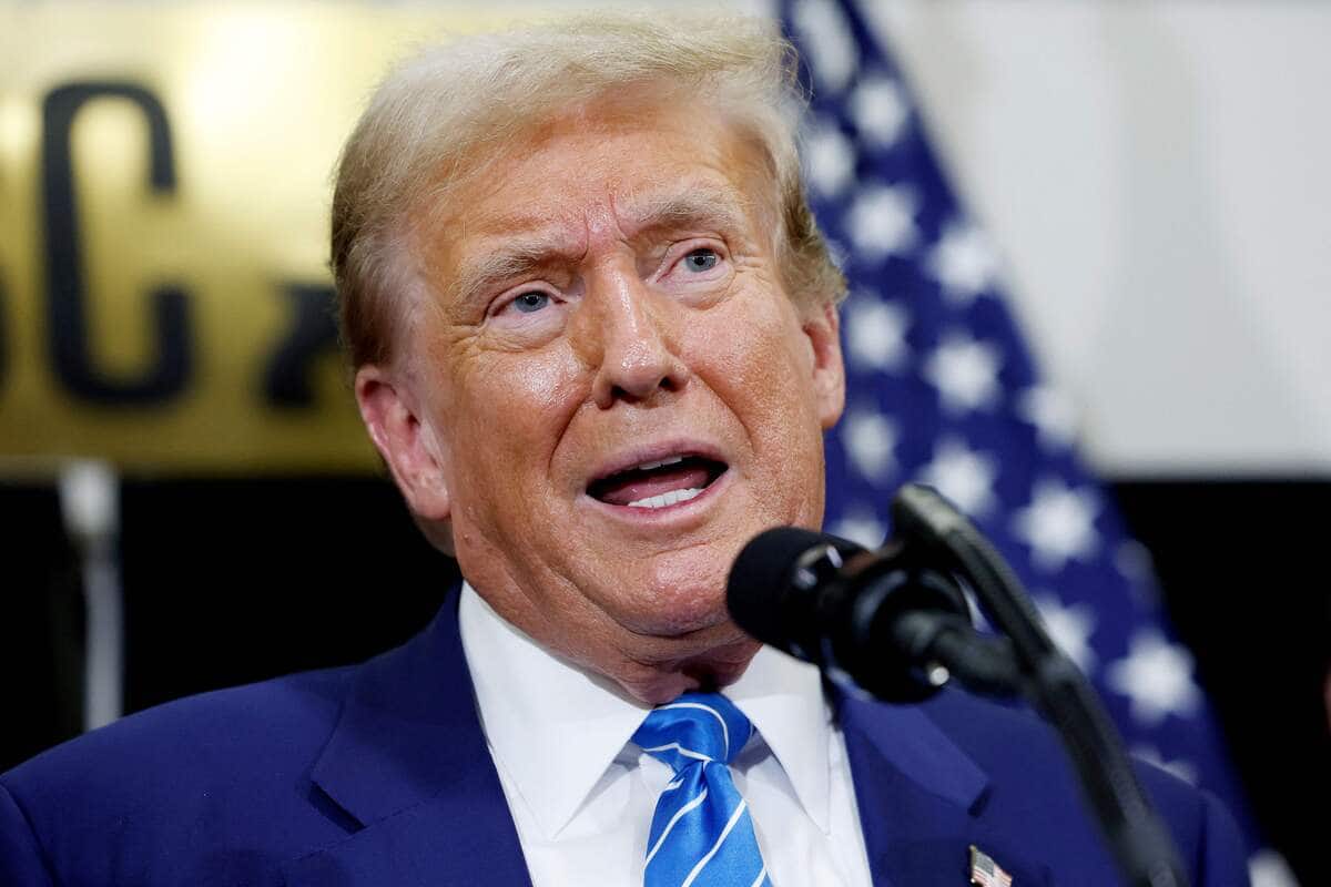 Trump assure qu'il n'est pas &laquo;raciste&raquo; car il a beaucoup &laquo;d'amis noirs&raquo;