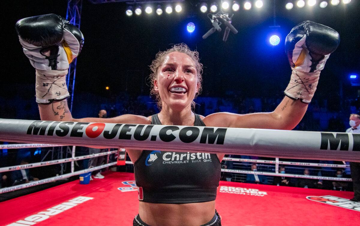 Aucun probl&egrave;me &agrave; la pes&eacute;e pour Kim Clavel