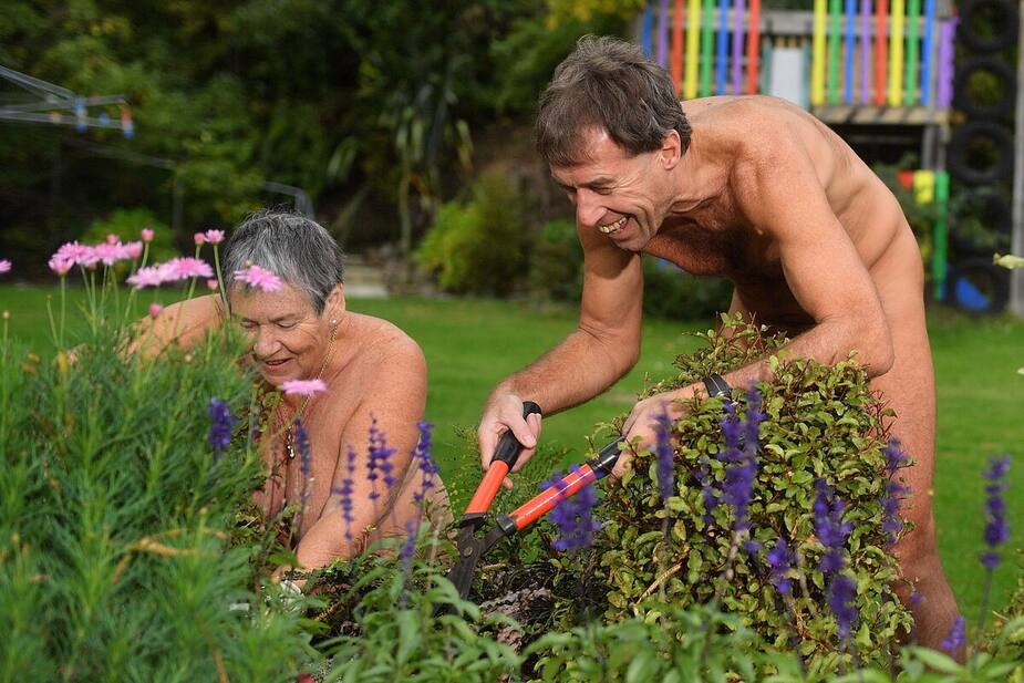 Image principale de l'article Samedi, c'est la Journée mondiale du jardinage nu