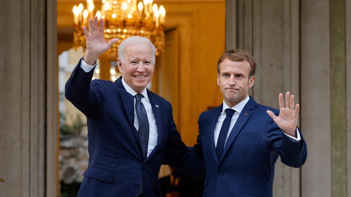 Ukraine: Macron s’entretient avec Biden avant de rencontrer Poutine