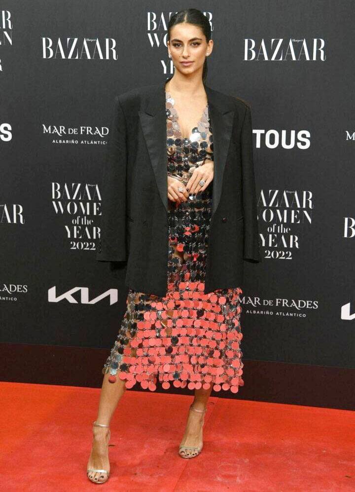 Beyonce, Cher et Cardi B portent avec élégance les tenues osées de Paco ...