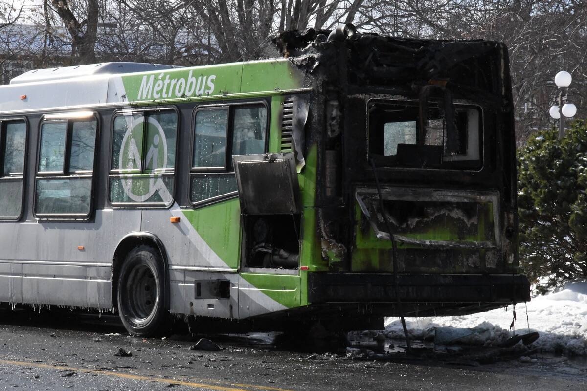 [EN IMAGES] Un autobus du RTC prend feu dans Maizerets | JDM