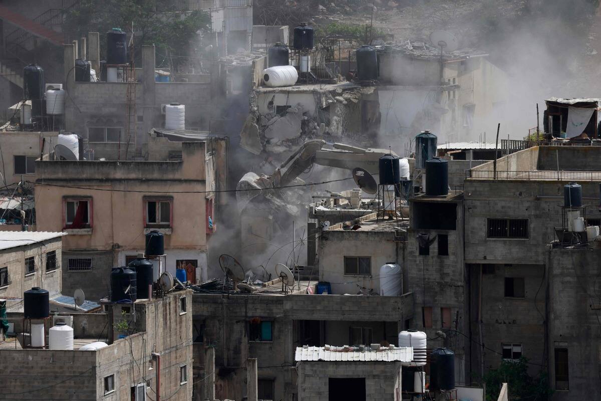 En Cisjordania, las excavadoras israelíes devoran los campos de refugiados de Tulkarem