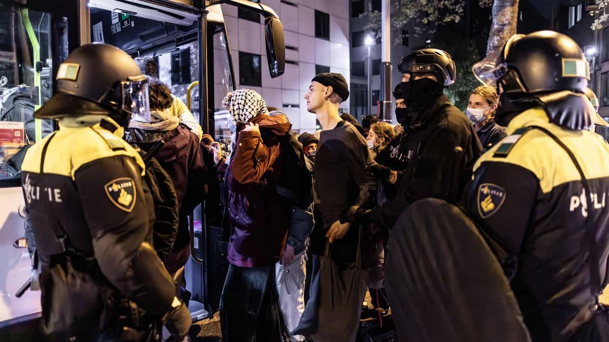 Amsterdam: la police disperse un campement étudiant en soutien à Gaza