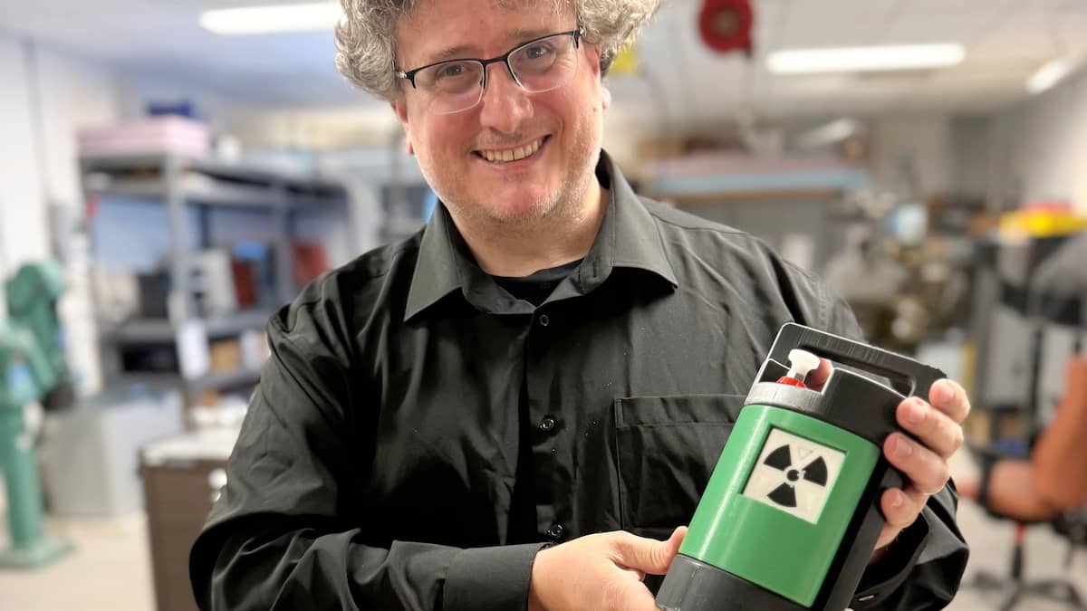 «On économise une fortune en créant les choses par nous-mêmes»: le CHUM a son «professeur Tournesol» dont les inventions permettent d’épargner des dizaines de milliers de dollars
