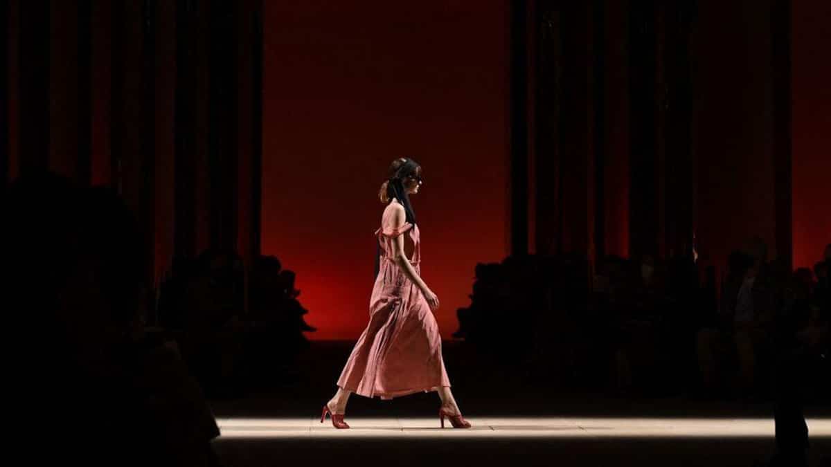 Fashion week à Paris : la mode renoue avec le spectacle
