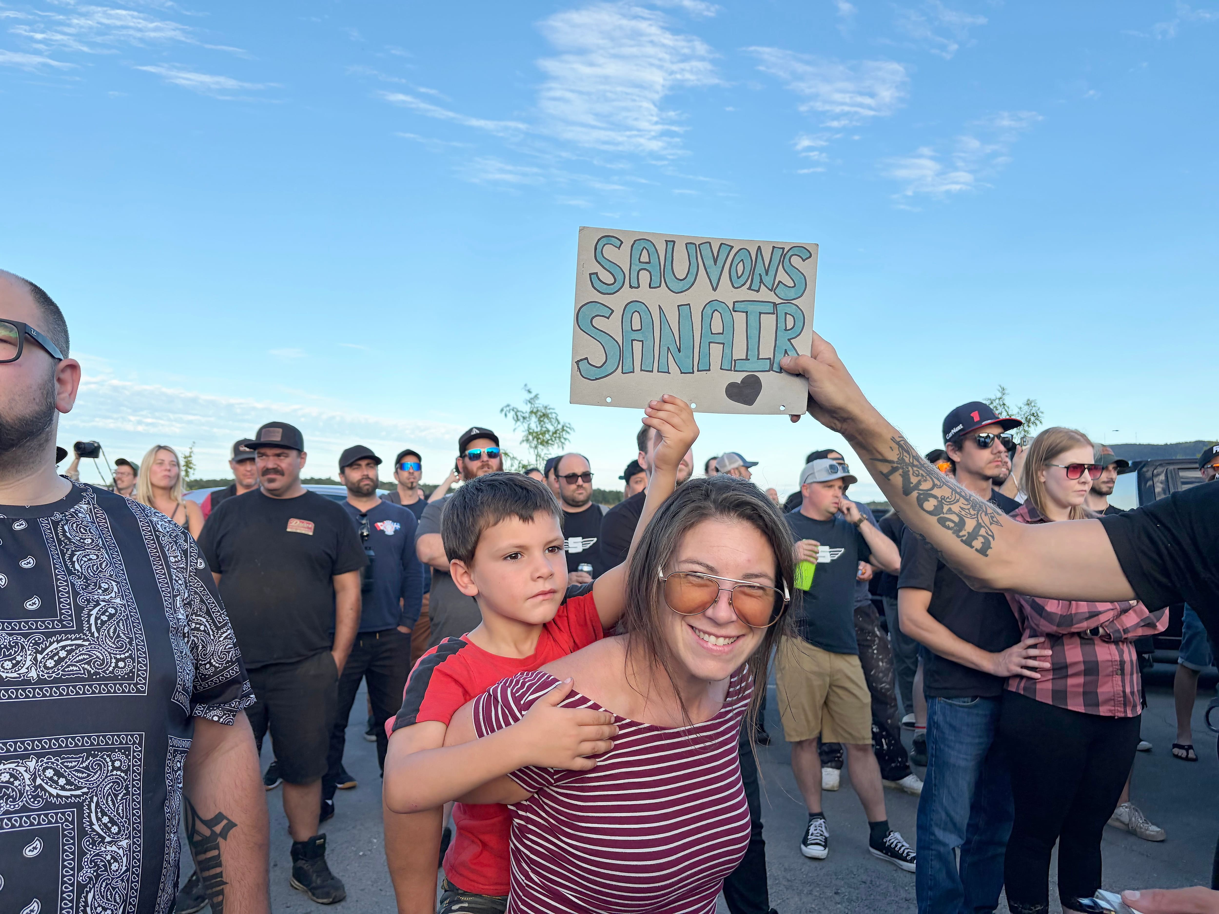 Des centaines de passionnés de courses automobiles se mobilisent pour sauver le circuit Sanair à Saint-Pie