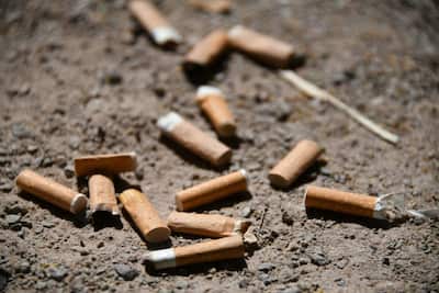 can vapes smell like cigarettes Does Vaping Leave a Smell in Your House? – Pod Salt UK
