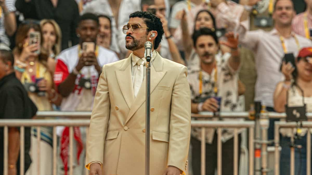 The Pope spoke briefly with superstar Bad Bunny The Pope spoke briefly with superstar Bad Bunny