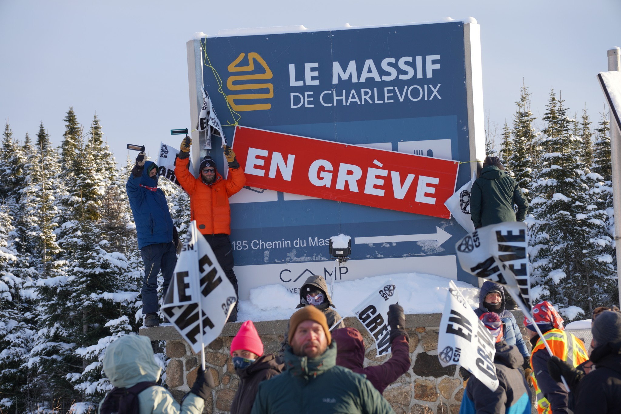 Grève au Massif de Charlevoix: plusieurs touristes et usagers irrités par la situation