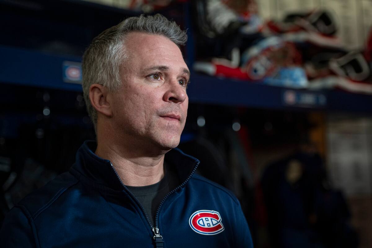 &laquo;Il n&rsquo;a demand&eacute; aucune faveur pour obtenir ce poste&raquo; - Scotty Bowman
&laquo;Il n&rsquo;a demand&eacute; aucune faveur pour obtenir ce poste&raquo; - Scotty Bowman