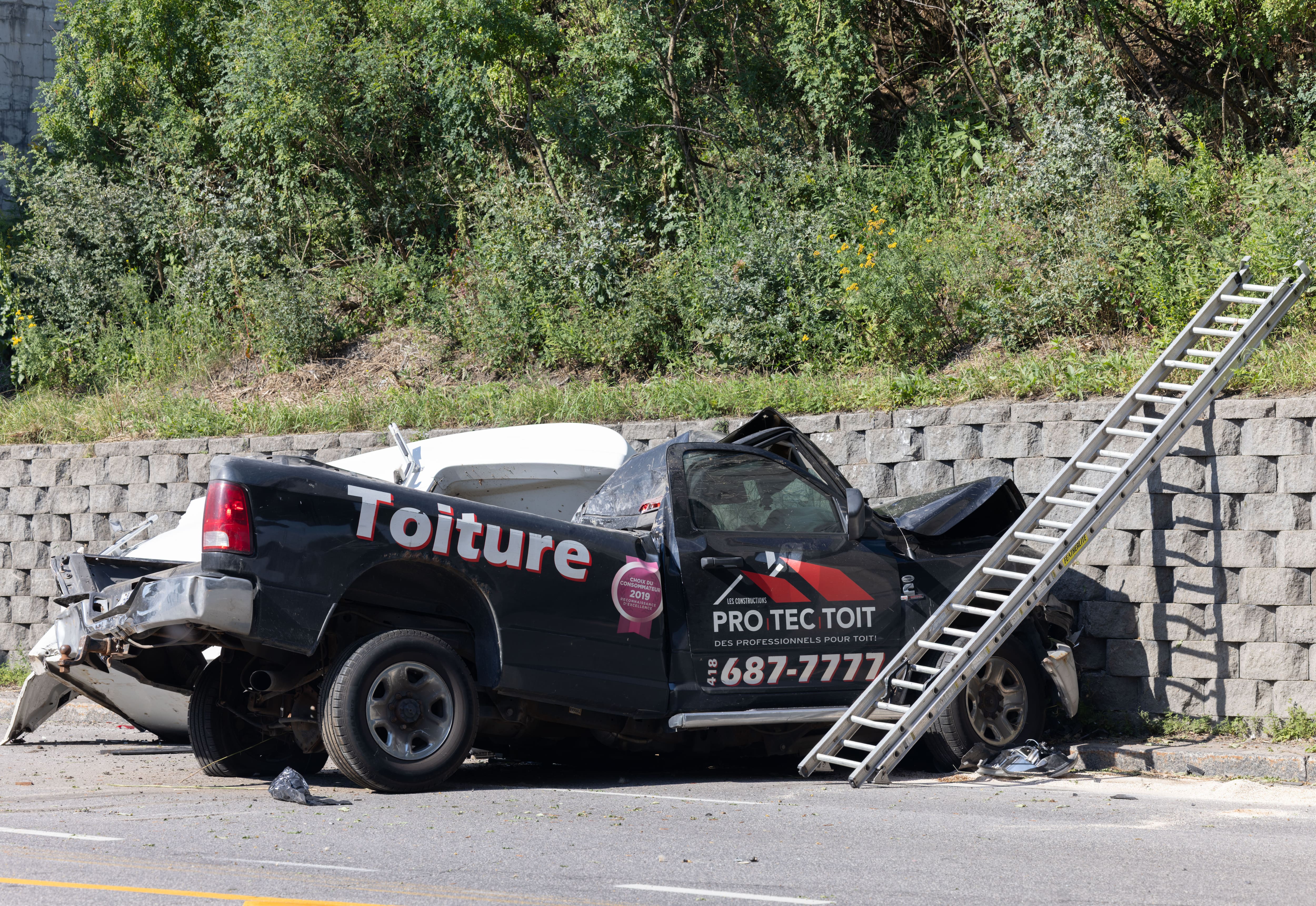 Chute d’un viaduc à Québec: il se serait étouffé puis évanoui au volant