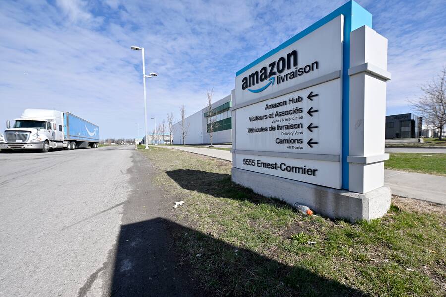 La CSN et Oxfam déposent une plainte contre Amazon pour la fermeture de ...
