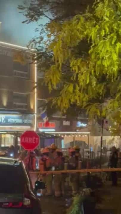 [EN IMAGES] Un incendie éclate dans un immeuble commercial de Côte-des-Neiges