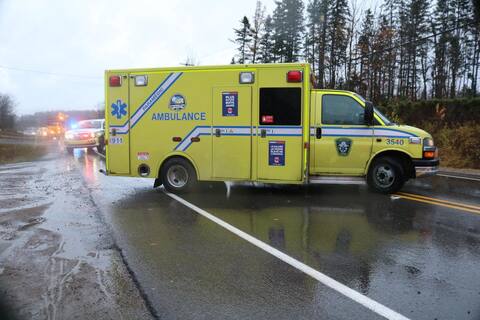 Saint-Catherine-de-La-Jacques-Cartier: Violently injures three